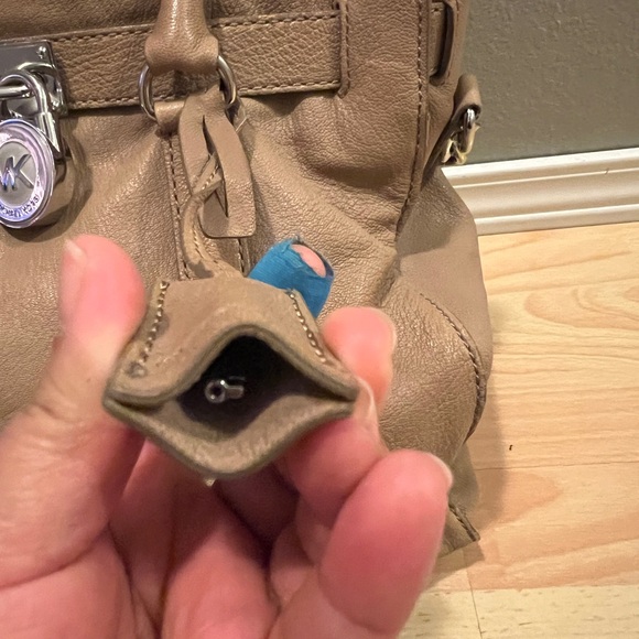 Michael Kors Tan Hamilton Purse - Picture 3 of 15